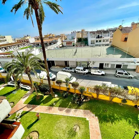 Gorgeous Seaside Apartment In Carihuela Torremolinos