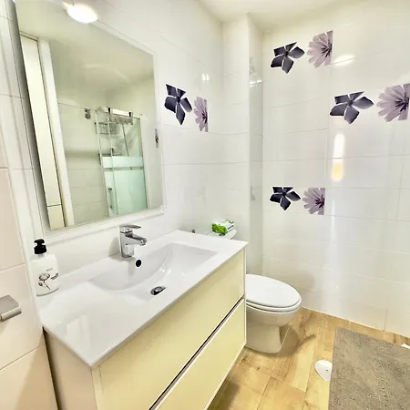 Apartment Gorgeous At The Sea In La Carihuela!