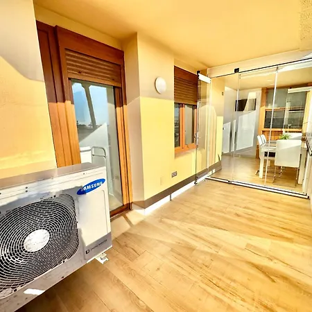 Gorgeous Seaside Apartment In Carihuela